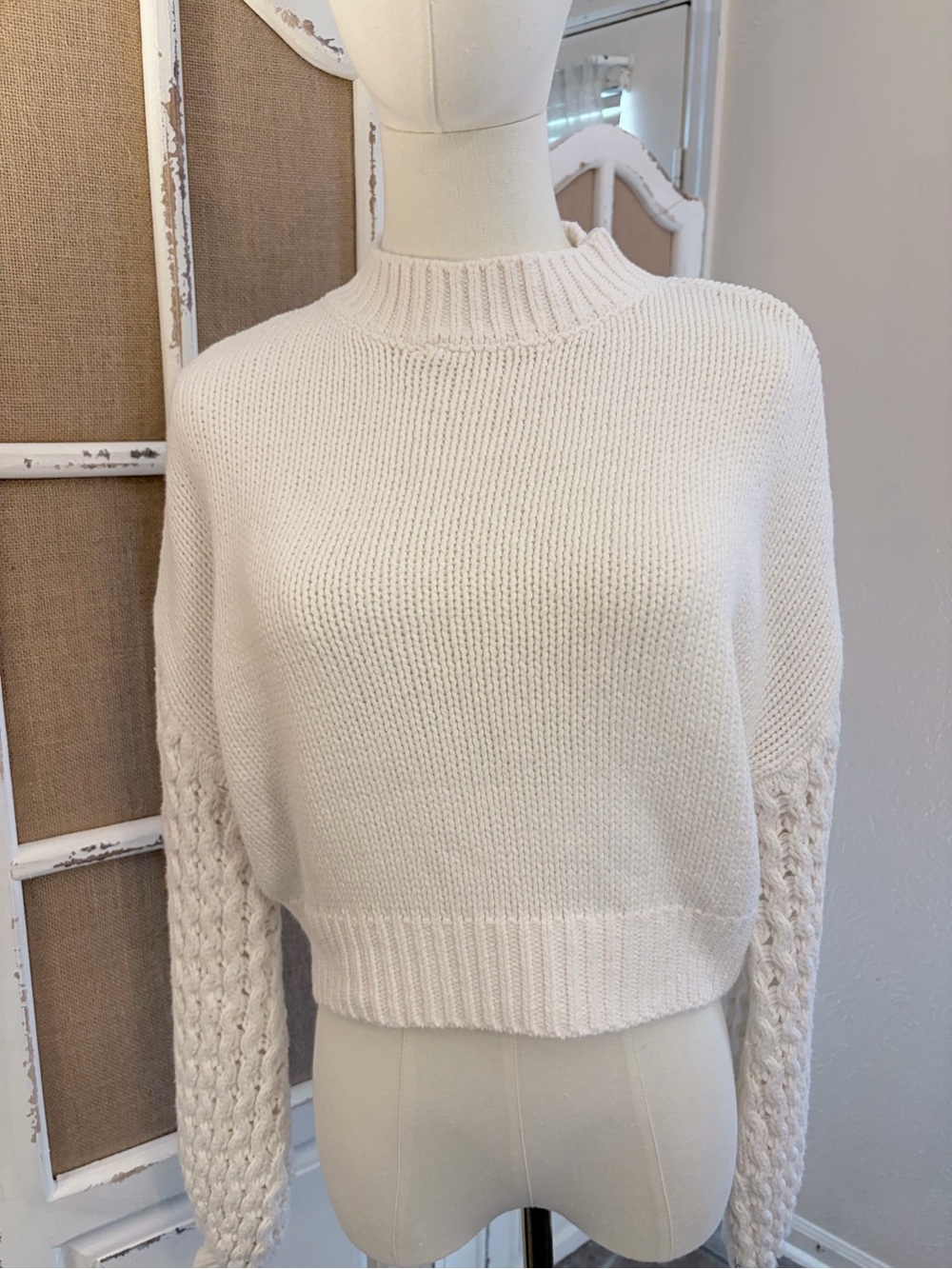 Forever 21 Ivory Cropped Mock Neck Cable Knit Sleeve Sweater S